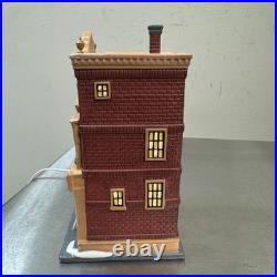 Dept 56 CUPCAKES BY BELLA Christmas in the City #4050912 with Box Dept 56 CUPCAKES BY BELLA Christmas in the City #4050912 with Box