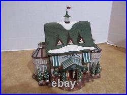 Dept. 56 Christmas In The City 2001 Tavern In The Park #56.58928 Excellent