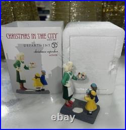 Dept 56 Christmas In The City CHRISTMAS CUPCAKES 4050916 NEW RARE