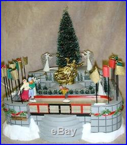 Dept 56 Christmas In The City Lighted 2000 ROCKERFELLER PLAZA SKATING RINK 52504
