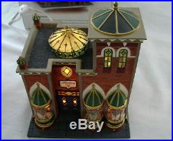 Dept 56 Christmas In The City Sterling Jewelers 56.58926 Mint