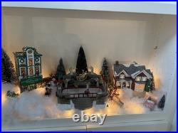 Dept 56 Christmas In The City Village Animated Rockefeller Plaza Skating Rink