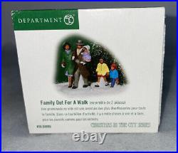 Dept 56 Christmas In the City Family Out For A Walk 58995 NIB