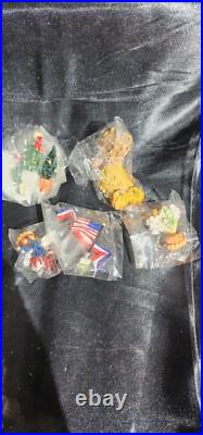 Dept 56 Christmas in the City 1234 Four Seasons Parkway Item#308
