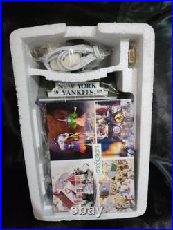 Dept 56 Christmas in the City #59225 MLB NEW YORK YANKEES PUB Brand New #410 Dept 56 Christmas in the City #59225 MLB NEW YORK YANKEES PUB Brand New #410