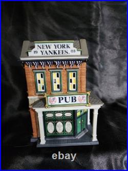 Dept 56 Christmas in the City #59225 MLB NEW YORK YANKEES PUB Brand New #410