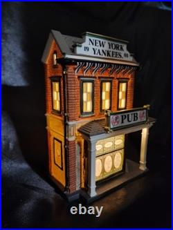 Dept 56 Christmas in the City #59225 MLB NEW YORK YANKEES PUB Brand New #410
