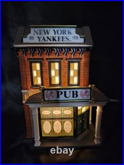 Dept 56 Christmas in the City #59225 MLB NEW YORK YANKEES PUB Brand New #410