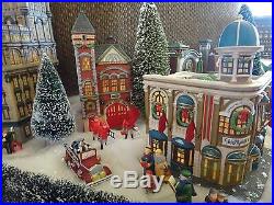 Dept 56 Christmas in the City Hollydale's Department Store retired 1997