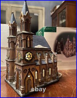 Dept 56 Christmas in the City Old Trinity Church Lit Stained Glass MIB 98