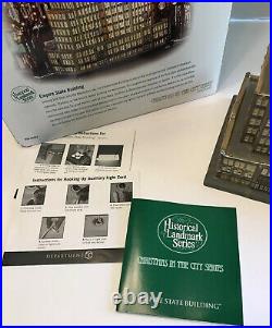 Dept 56 Christmas in the City Series EMPIRE STATE BUILDING 59207 2 Color 1 Flag