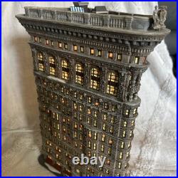 Dept 56 Christmas in the City Series Flatiron Building