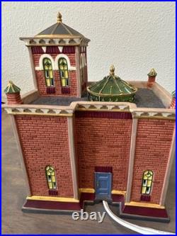 Dept 56 Christmas in the City Sterling Jewelers #56-58926 Retired Great Conditio