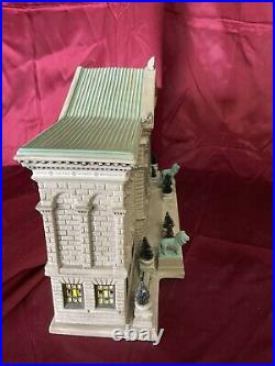 Dept 56 Christmas in the City, The Art Institute of Chicago #56.59222
