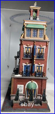 Dept 56, Christmas in the city Paramount Hotel #58911 with box, sleeve & light Dept 56, Christmas in the city Paramount Hotel #58911 with box, sleeve & light