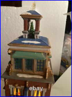 Dept 56, Christmas in the city Paramount Hotel #58911 with box, sleeve & light Dept 56, Christmas in the city Paramount Hotel #58911 with box, sleeve & light