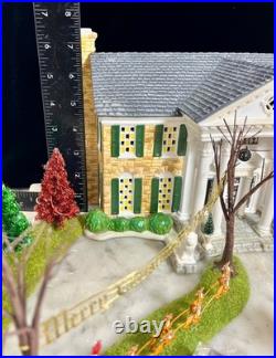 Dept 56 Elvis Presley's Graceland Christmas Special Edition Gift Set No Adapter