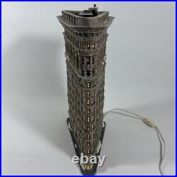 Dept 56 Flatiron Building Christmas in the City Illuminated No Statue, No Chips