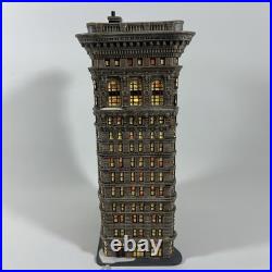 Dept 56 Flatiron Building Christmas in the City Illuminated No Statue, No Chips