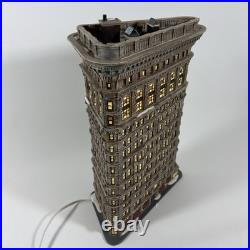 Dept 56 Flatiron Building Christmas in the City Illuminated No Statue, No Chips