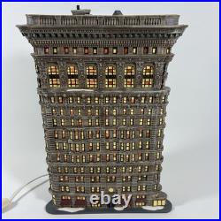 Dept 56 Flatiron Building Christmas in the City Illuminated No Statue, No Chips