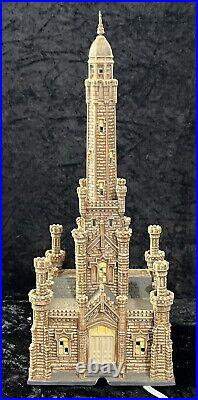 Dept 56 Historic Chicago Water Tower Christmas In The City Series 59209. IOB