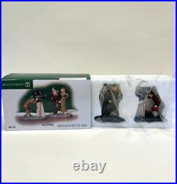 Dept 56 It's A Wrap 807256 Christmas In The City Charming Accessory NIB Dept 56 It's A Wrap 807256 Christmas In The City Charming Accessory NIB
