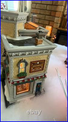 Dept 56 Jamison Art Center 56.59261 Christmas in the City Limited Edition Box