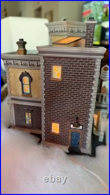 Dept 56 Jamison Art Center 56.59261 Christmas in the City Limited Edition Box