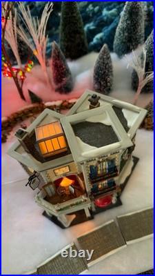Dept 56 Jamison Art Center 56.59261 Christmas in the City Limited Edition Box