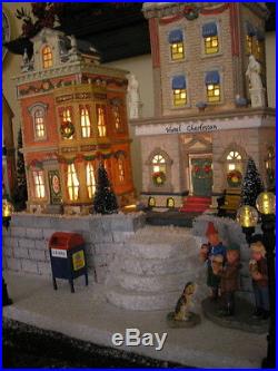 Dept 56, Lemax Display Platform! Town Center! Christmas in the City! Beautiful