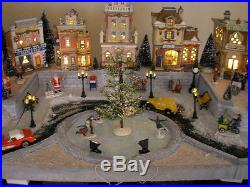 Dept 56, Lemax Display Platform! Town Center! Christmas in the City! Beautiful