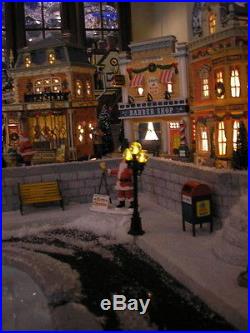 Dept 56, Lemax Display Platform! Town Center! Christmas in the City! Beautiful