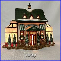 Dept 56 Tavern in the Park 2001 Christmas In The City #58928
