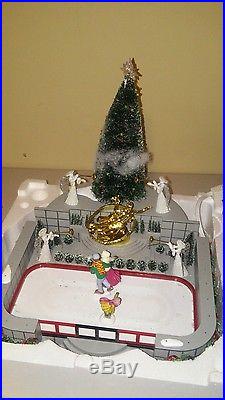 Dept 56 VILLAGE ANIMATED ROCKEFELLER PLAZA SKATING RINK Christmas in the City