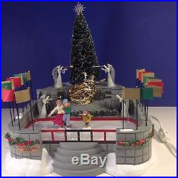 Dept 56 VILLAGE ANIMATED ROCKEFELLER PLAZA SKATING RINK Christmas in the City