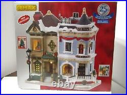 Lemax CHRISTMAS IN THE CITY Lighted Building Michaels Exclusive Limited Ed 2018