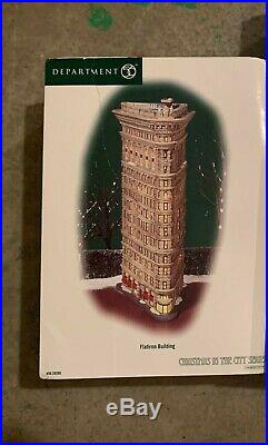 Rare! Perfect Condition! Department 56 Christmas in the City Flatiron Building
