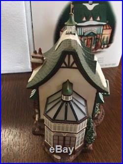 Tavern in the Park Restaurant Dept 56 Christmas in the City Village 58928 snow
